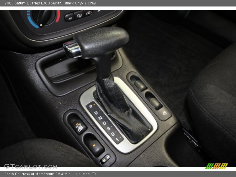 Black Onyx / Grey 2005 Saturn L Series L300 Sedan