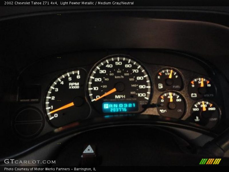 Light Pewter Metallic / Medium Gray/Neutral 2002 Chevrolet Tahoe Z71 4x4