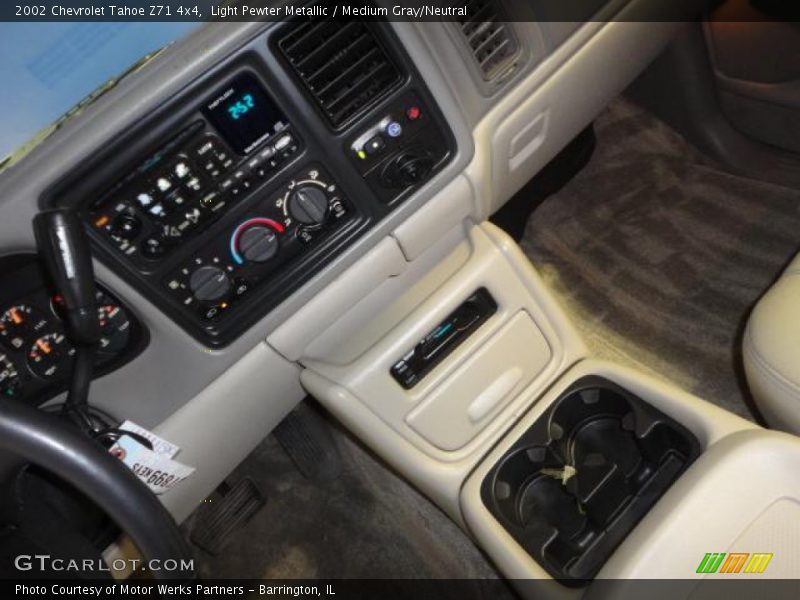 Light Pewter Metallic / Medium Gray/Neutral 2002 Chevrolet Tahoe Z71 4x4