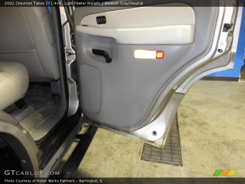 Light Pewter Metallic / Medium Gray/Neutral 2002 Chevrolet Tahoe Z71 4x4