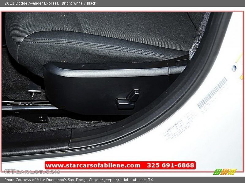 Bright White / Black 2011 Dodge Avenger Express