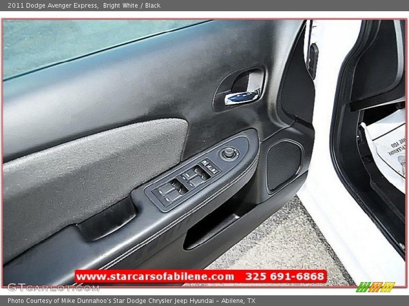 Bright White / Black 2011 Dodge Avenger Express