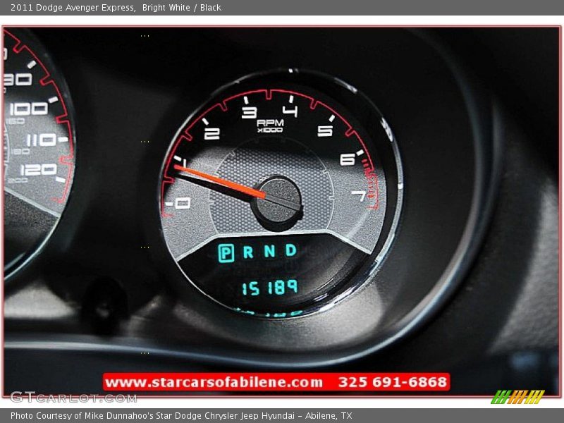 Bright White / Black 2011 Dodge Avenger Express