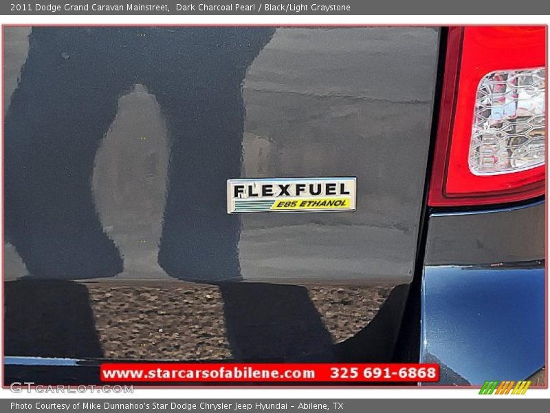 Dark Charcoal Pearl / Black/Light Graystone 2011 Dodge Grand Caravan Mainstreet