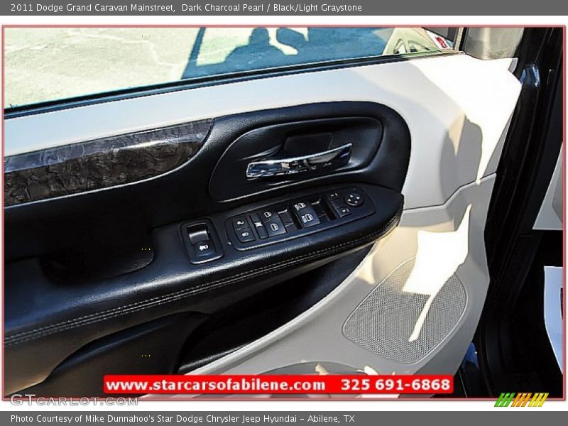 Dark Charcoal Pearl / Black/Light Graystone 2011 Dodge Grand Caravan Mainstreet