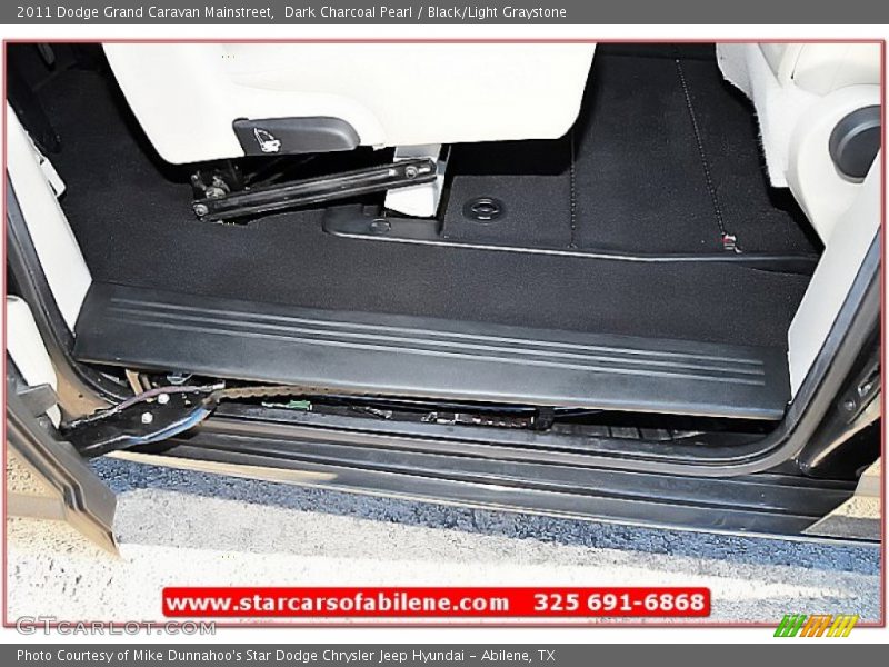 Dark Charcoal Pearl / Black/Light Graystone 2011 Dodge Grand Caravan Mainstreet