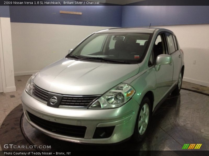 Brillant Silver / Charcoal 2009 Nissan Versa 1.8 SL Hatchback