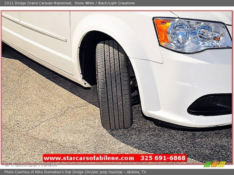 Stone White / Black/Light Graystone 2011 Dodge Grand Caravan Mainstreet