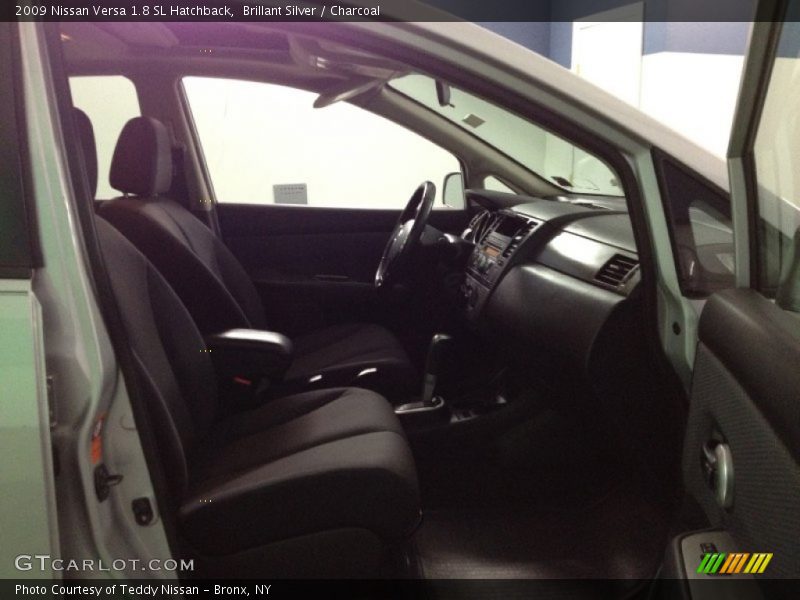Brillant Silver / Charcoal 2009 Nissan Versa 1.8 SL Hatchback