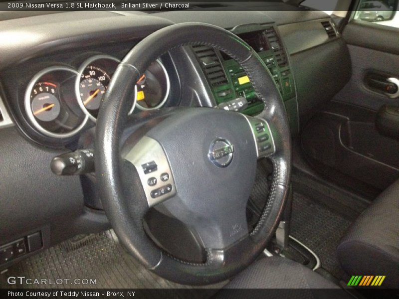 Brillant Silver / Charcoal 2009 Nissan Versa 1.8 SL Hatchback