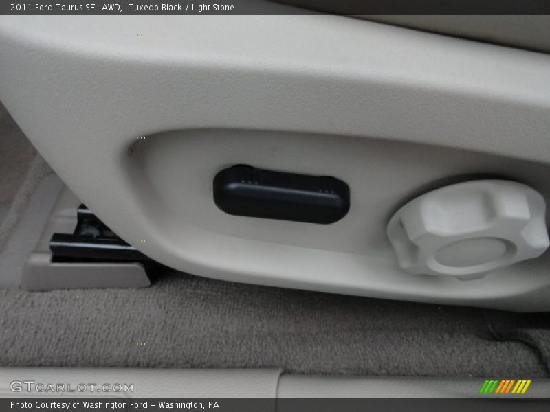 Tuxedo Black / Light Stone 2011 Ford Taurus SEL AWD