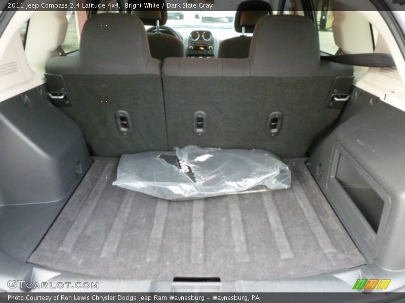 Bright White / Dark Slate Gray 2011 Jeep Compass 2.4 Latitude 4x4