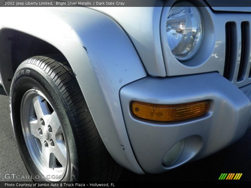 Bright Silver Metallic / Dark Slate Gray 2002 Jeep Liberty Limited