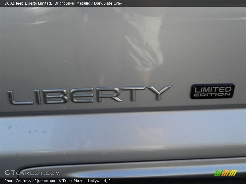Bright Silver Metallic / Dark Slate Gray 2002 Jeep Liberty Limited