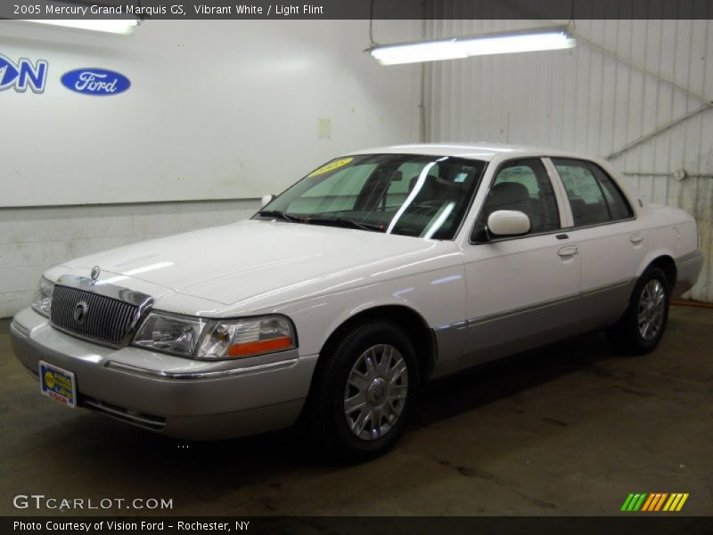 Vibrant White / Light Flint 2005 Mercury Grand Marquis GS