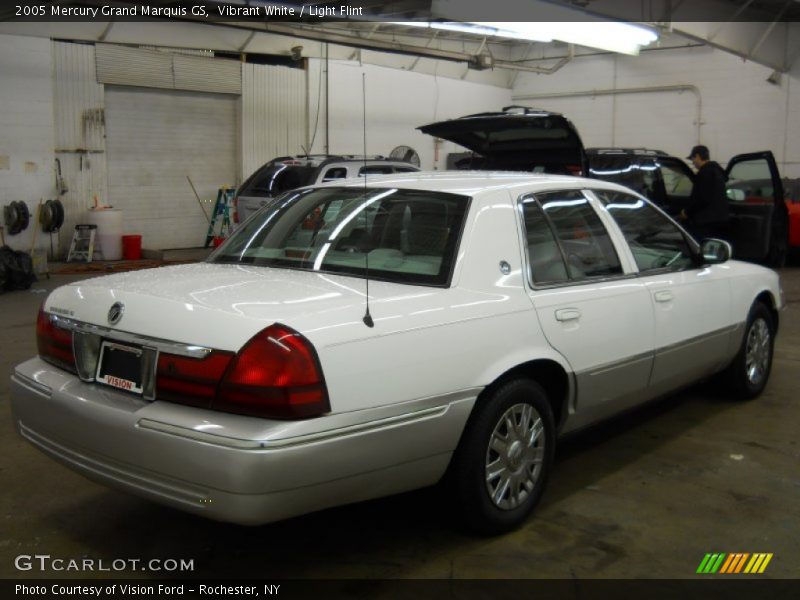 Vibrant White / Light Flint 2005 Mercury Grand Marquis GS