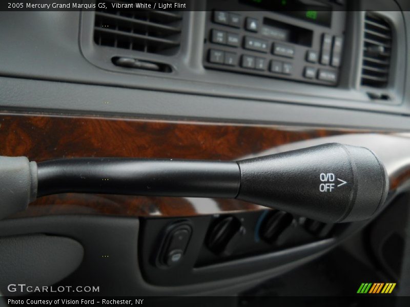 Vibrant White / Light Flint 2005 Mercury Grand Marquis GS