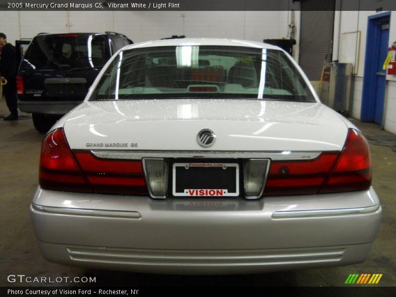 Vibrant White / Light Flint 2005 Mercury Grand Marquis GS