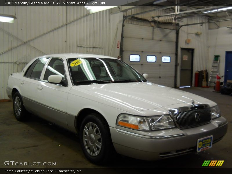 Vibrant White / Light Flint 2005 Mercury Grand Marquis GS