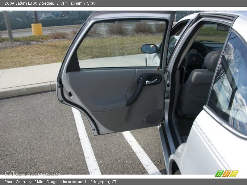 Silver Platinum / Gray 2004 Saturn L300 2 Sedan