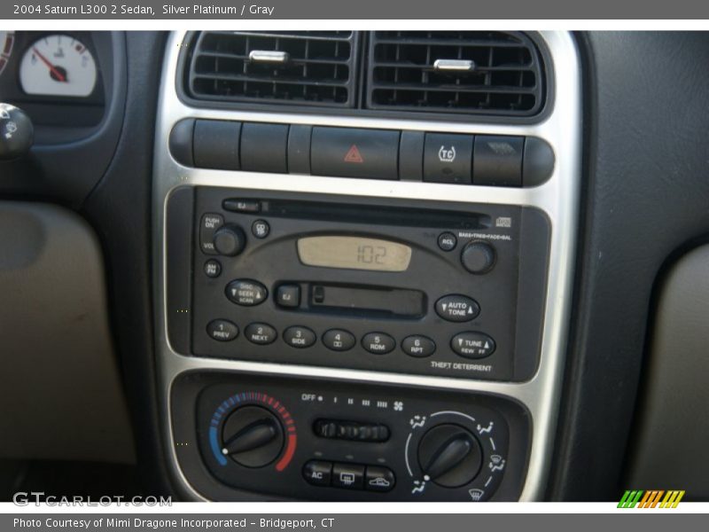 Silver Platinum / Gray 2004 Saturn L300 2 Sedan