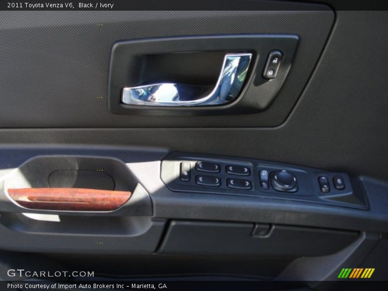 Black / Ivory 2011 Toyota Venza V6