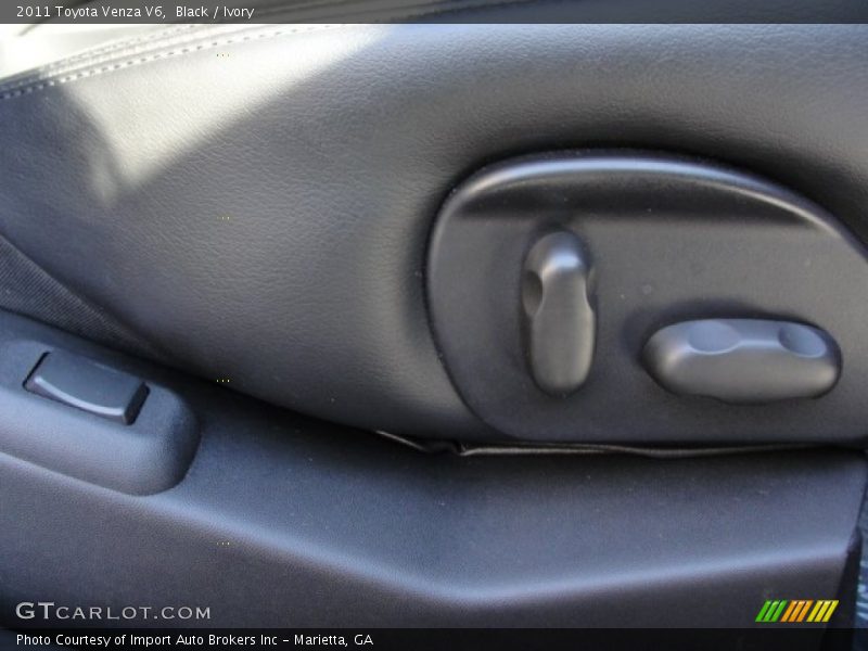 Black / Ivory 2011 Toyota Venza V6