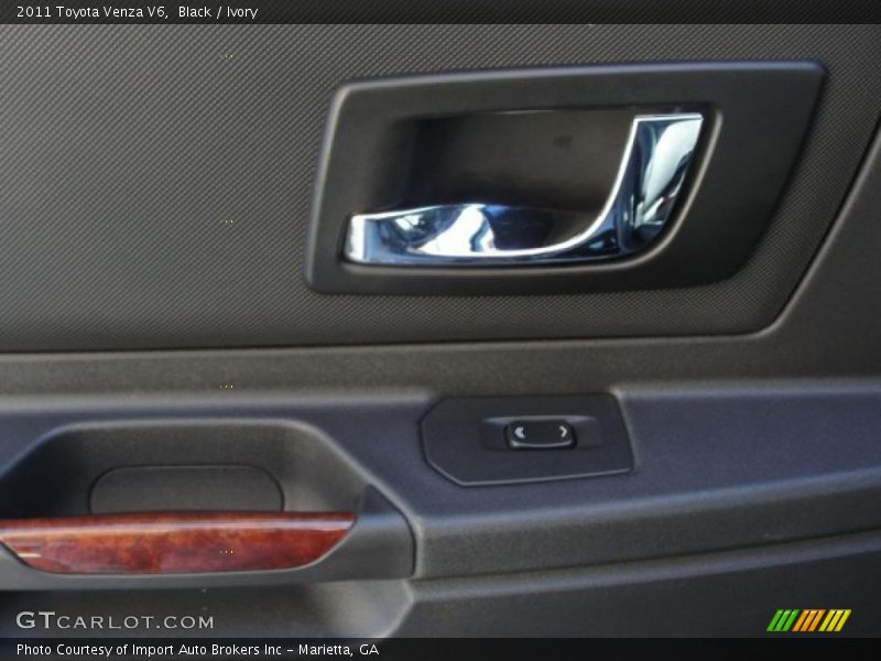 Black / Ivory 2011 Toyota Venza V6