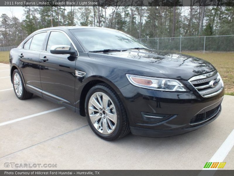 Tuxedo Black / Light Stone 2011 Ford Taurus Limited