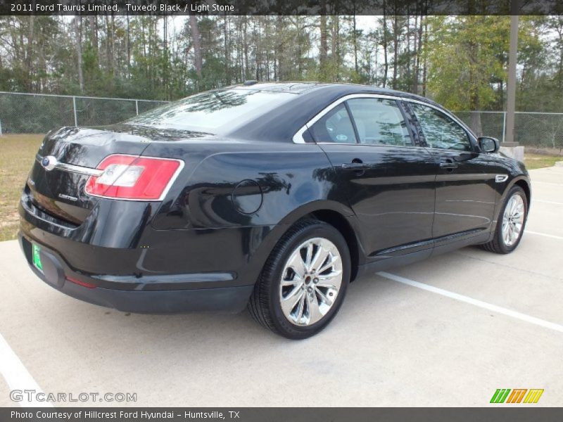 Tuxedo Black / Light Stone 2011 Ford Taurus Limited