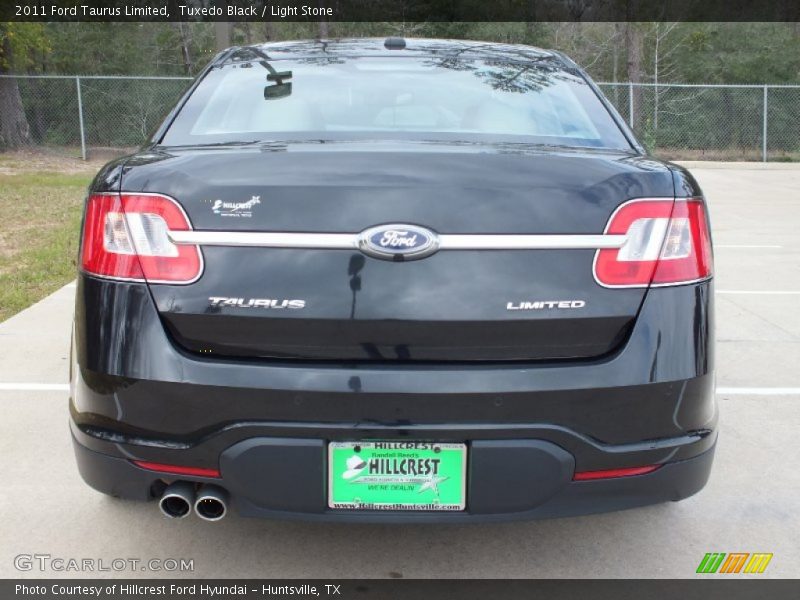 Tuxedo Black / Light Stone 2011 Ford Taurus Limited