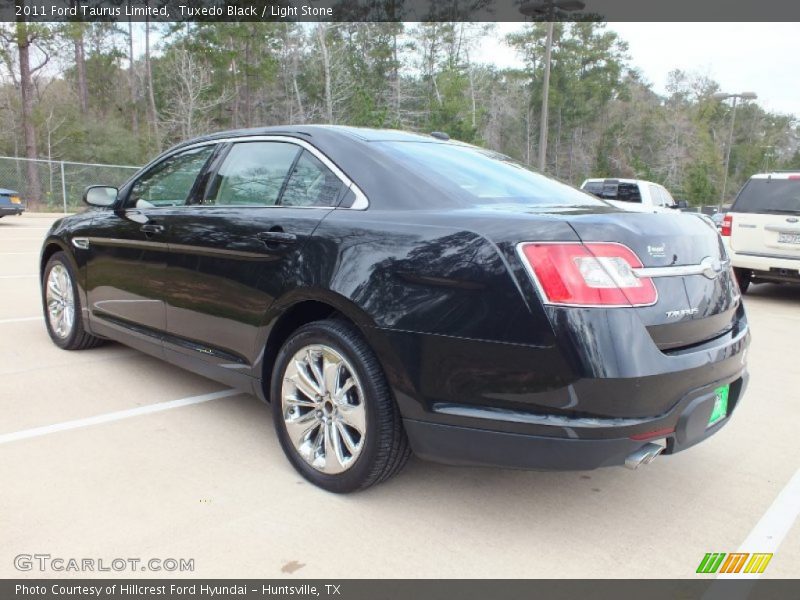 Tuxedo Black / Light Stone 2011 Ford Taurus Limited