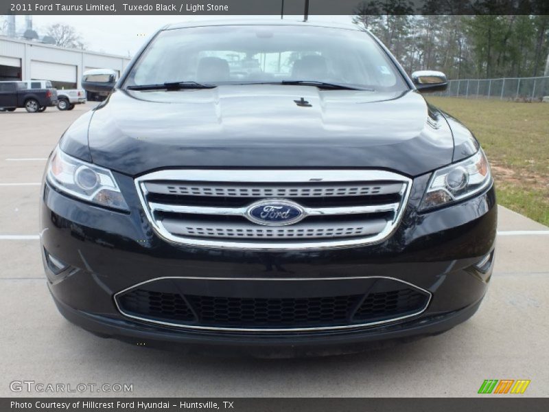 Tuxedo Black / Light Stone 2011 Ford Taurus Limited