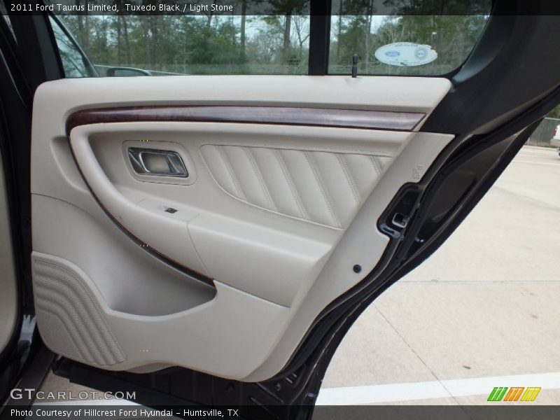 Tuxedo Black / Light Stone 2011 Ford Taurus Limited