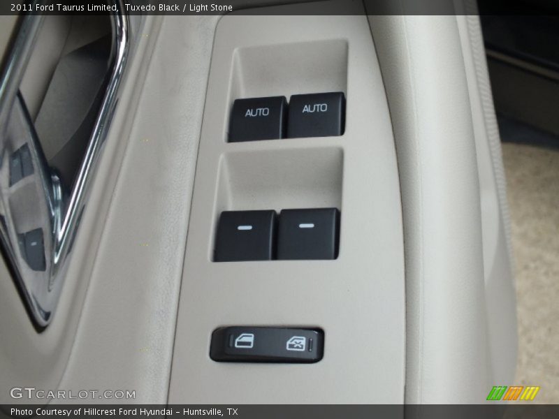 Tuxedo Black / Light Stone 2011 Ford Taurus Limited