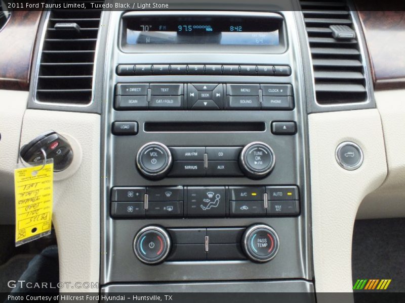Tuxedo Black / Light Stone 2011 Ford Taurus Limited