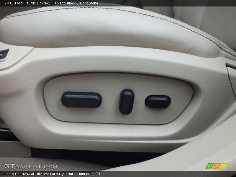 Tuxedo Black / Light Stone 2011 Ford Taurus Limited