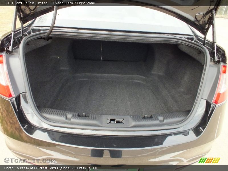 Tuxedo Black / Light Stone 2011 Ford Taurus Limited