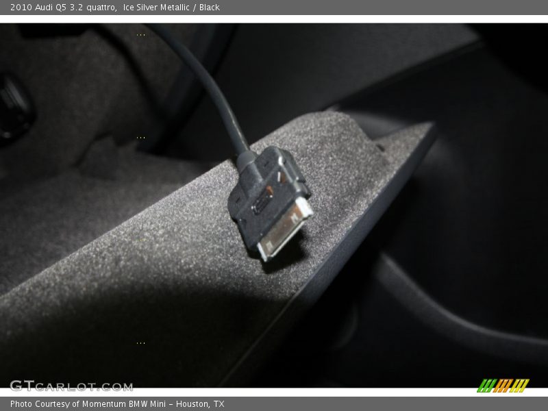 Ice Silver Metallic / Black 2010 Audi Q5 3.2 quattro
