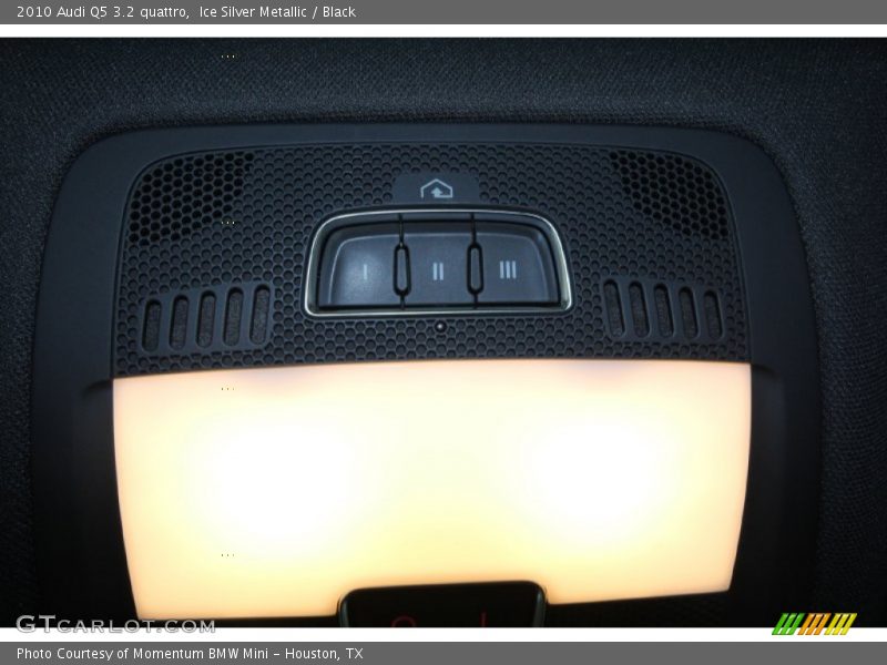 Ice Silver Metallic / Black 2010 Audi Q5 3.2 quattro