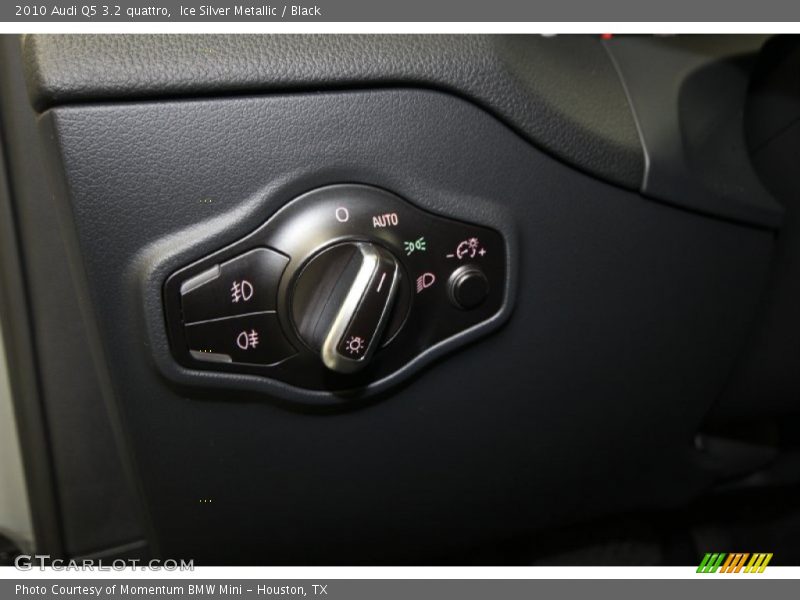 Ice Silver Metallic / Black 2010 Audi Q5 3.2 quattro