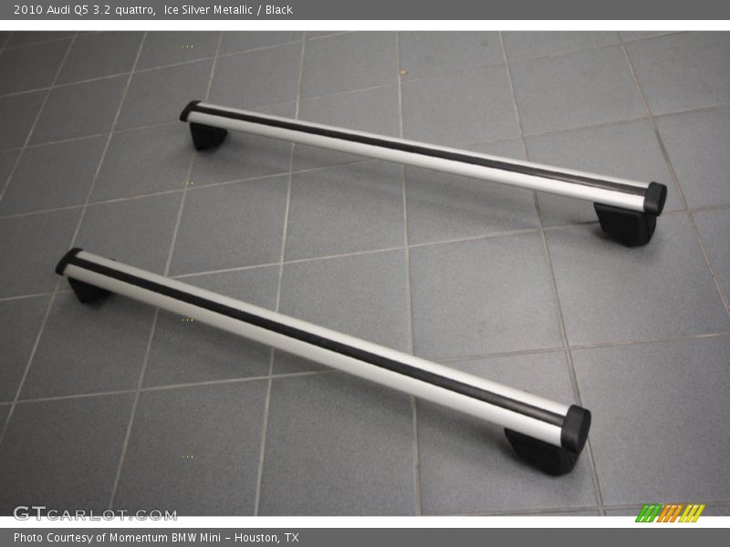 Ice Silver Metallic / Black 2010 Audi Q5 3.2 quattro