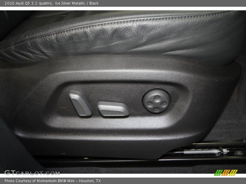 Ice Silver Metallic / Black 2010 Audi Q5 3.2 quattro