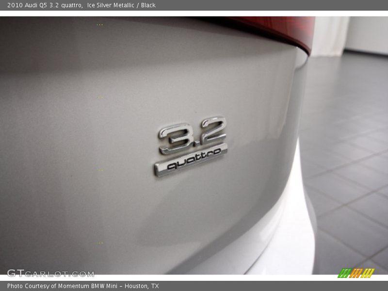 Ice Silver Metallic / Black 2010 Audi Q5 3.2 quattro
