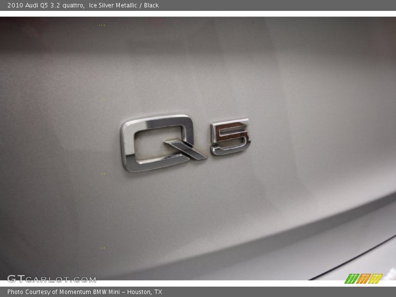 Ice Silver Metallic / Black 2010 Audi Q5 3.2 quattro