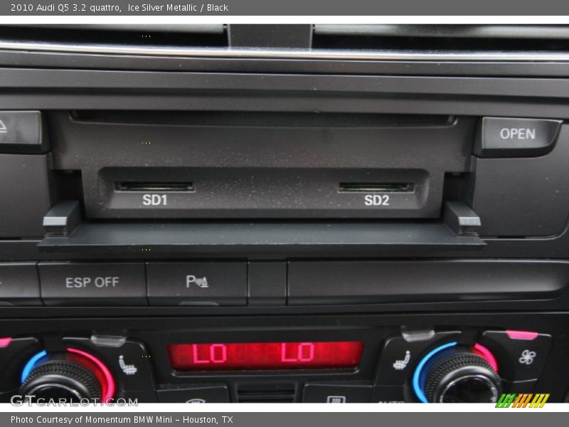 Ice Silver Metallic / Black 2010 Audi Q5 3.2 quattro