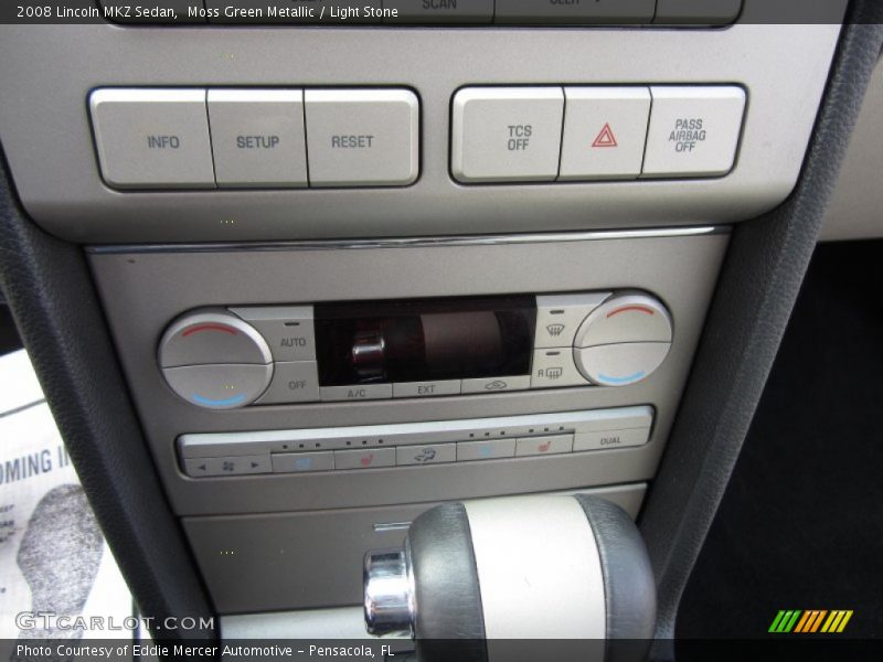Controls of 2008 MKZ Sedan