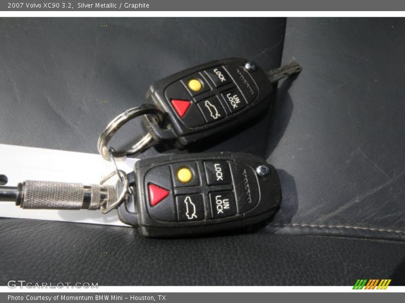 Silver Metallic / Graphite 2007 Volvo XC90 3.2