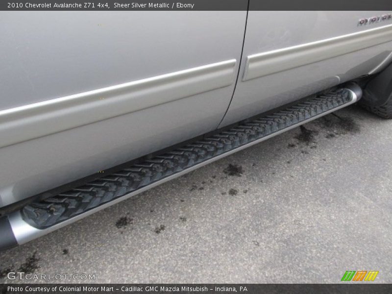 Sheer Silver Metallic / Ebony 2010 Chevrolet Avalanche Z71 4x4