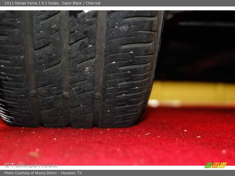 Super Black / Charcoal 2011 Nissan Versa 1.8 S Sedan